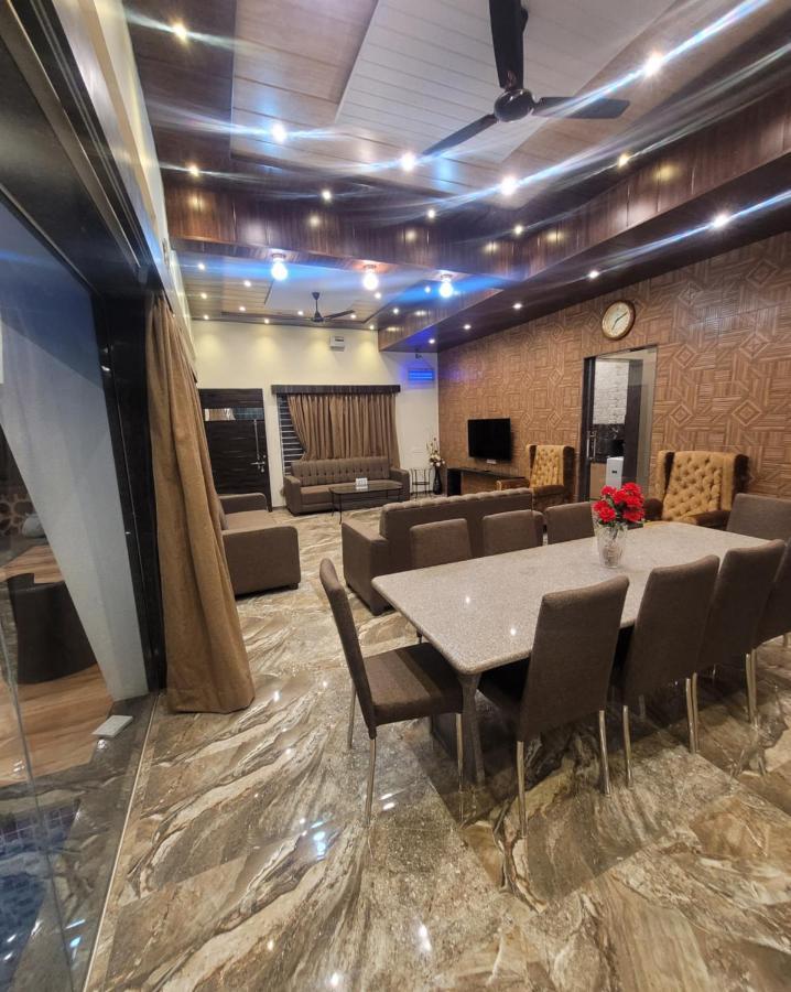 Mount Resorts Lonavala 5 Bhk Luxurious Villa With Private Pool And Full Size Cricket Football Turf Eksteriør bilde